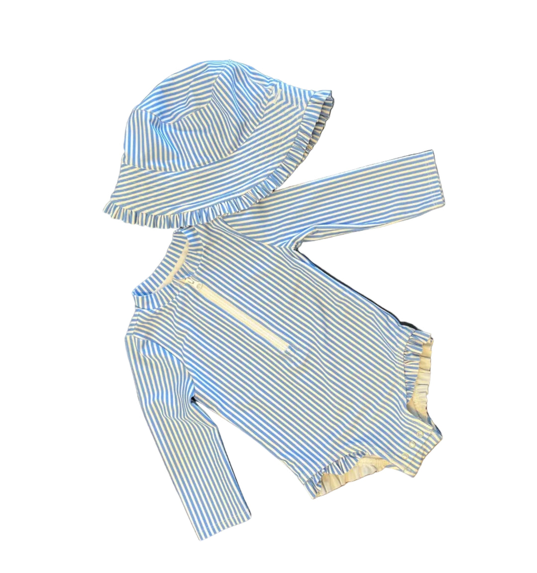 Gap Suit + Hat - 18-24M