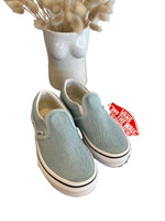 Load image into Gallery viewer, Vans Shoe NWT - 13
