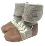 Load image into Gallery viewer, Nooks - Dove Embroidered Felted Wool Booties
