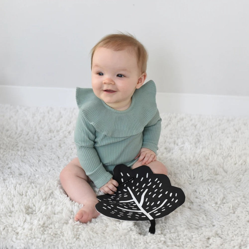 Wee Gallery - Leaf Crinkle Toy