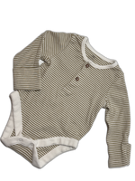 Load image into Gallery viewer, M&amp;S LS Romper - 0-3M
