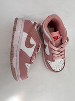 Load image into Gallery viewer, Nike Shoe - 6.5
