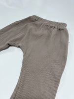 Load image into Gallery viewer, Kindly NWT Ribbed Pants - 3Y
