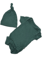 Load image into Gallery viewer, Kyte Bodysuit + Hat - Newborn
