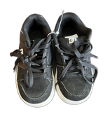 Load image into Gallery viewer, DC Shoes - 12
