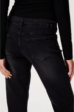 Load image into Gallery viewer, Mom Fit Azua Jeans - Black
