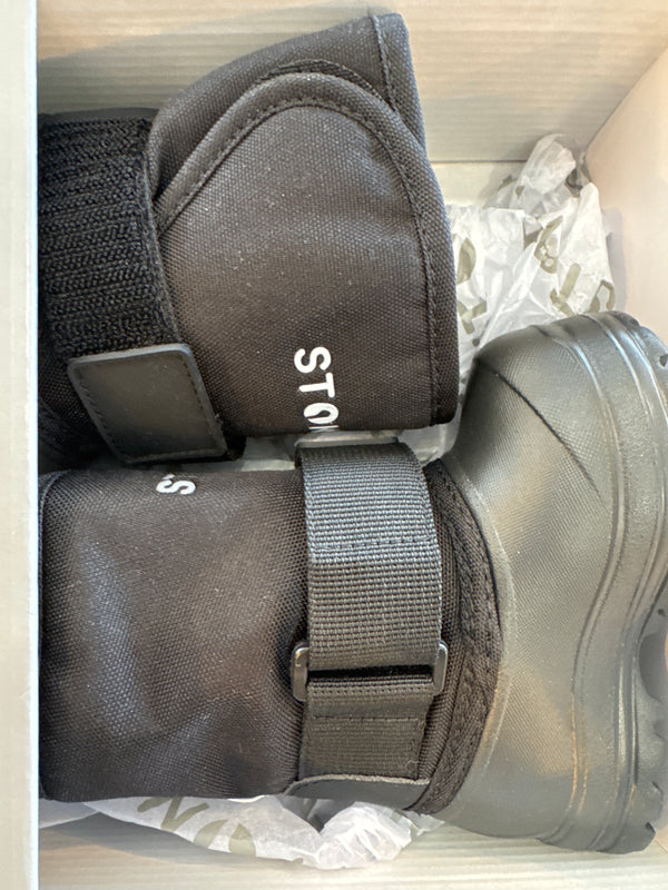 Stonz Boots NEW - 6