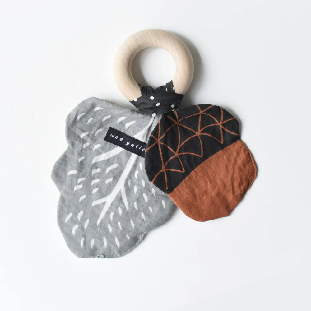 Wee Gallery - Acorn Crinkle Teether