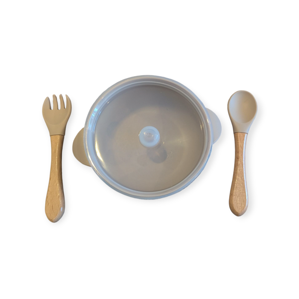 Bowl with lid + cutlery