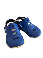Load image into Gallery viewer, Nike Sandals - 8
