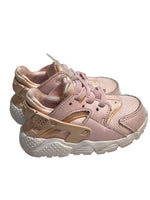 Load image into Gallery viewer, Nike Shoes - 5
