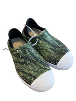 Load image into Gallery viewer, Sketchers Shoe - 12
