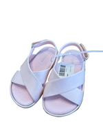 Load image into Gallery viewer, Old Navy Sandal - 6

