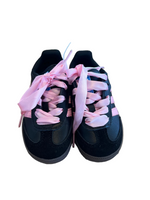 Load image into Gallery viewer, Adidas Shoes - 7
