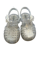 Load image into Gallery viewer, Cat &amp; Jack Sandals - 6
