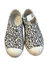 Load image into Gallery viewer, Native Shoe - 12
