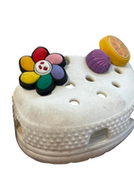 Load image into Gallery viewer, Crocs Shoe - 7
