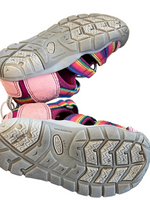 Load image into Gallery viewer, Keen Sandals - 7
