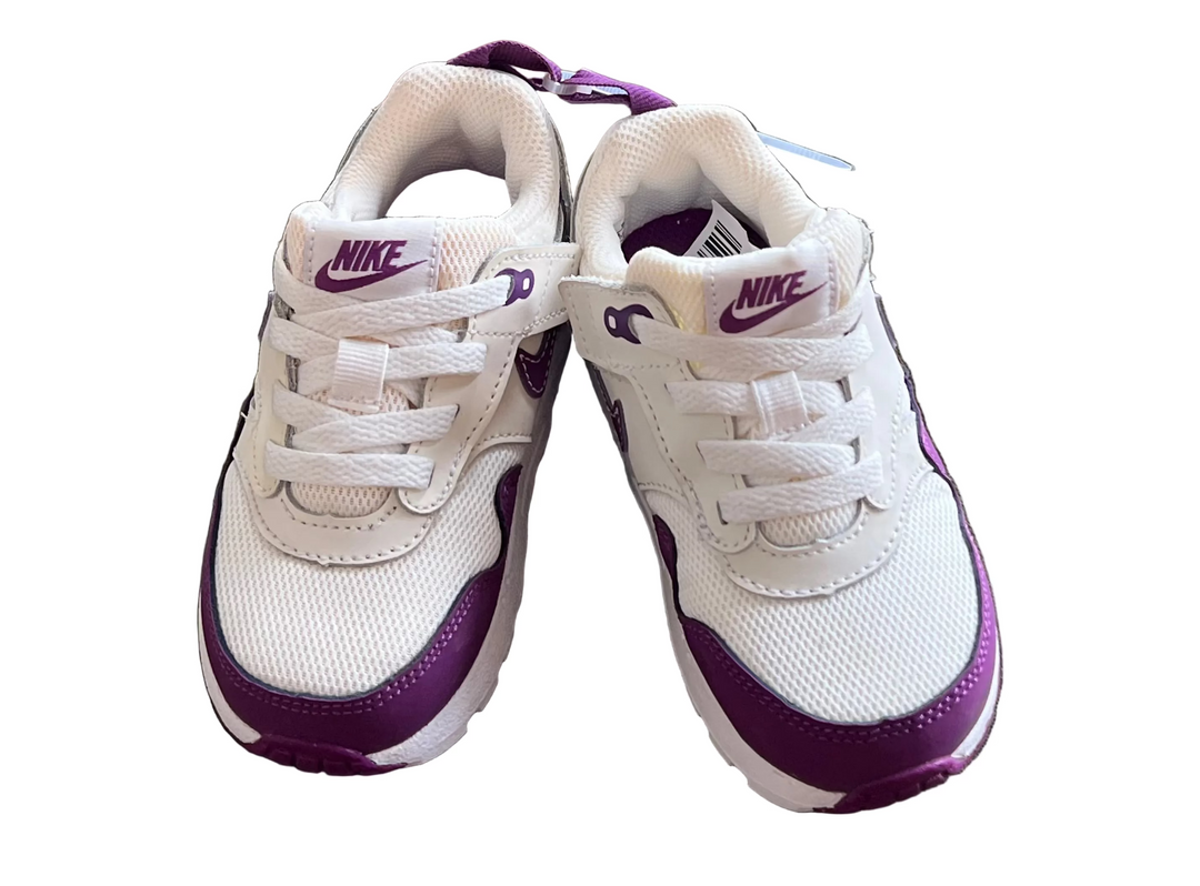 Nike Shoe - 6.5