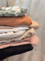 Load image into Gallery viewer, 6-12M Girls Curated Mini Summer Bundle
