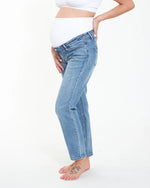 Load image into Gallery viewer, Hunter Over Bump Crop Jean - Vintage Wash
