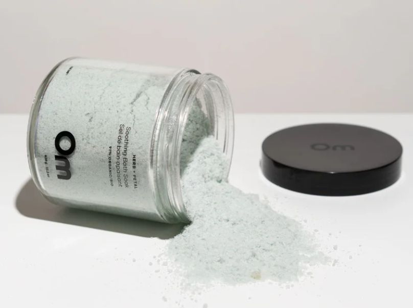 om organics - Herb + Petal Soothing Bath Soak