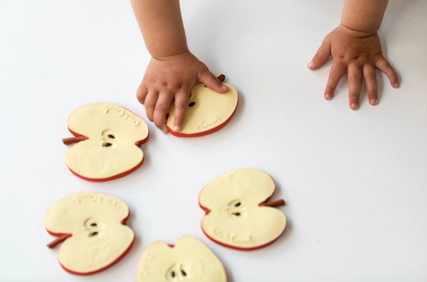 Oli & Carol - Pepita the Apple Teether